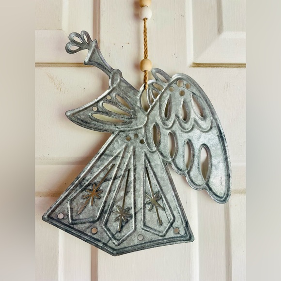 *Shabby Chic Metal Angel Ornament - Picture 4 of 12